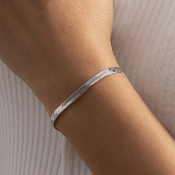 Ophidia : La beauté serpentine au poignet.